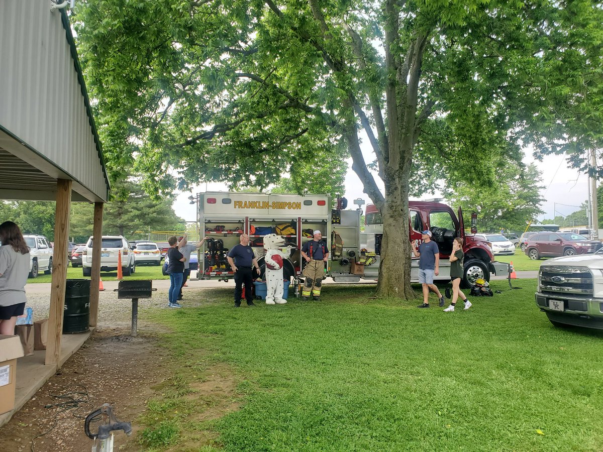 spirit1168's tweet photo. The power of community is immeasurable.
Thank you to the 28 sponsors, 17 vendors, selfless volunteers, and the Franklin-Simpson Parks and Rec for an incredible event!
@dollyslibrary @StuffTheBusSOKY #1FS #dollyslibrary #FRYSC #itsforthekids #communitysupport #powerofcommunity https://t.co/SixcUAdK4O