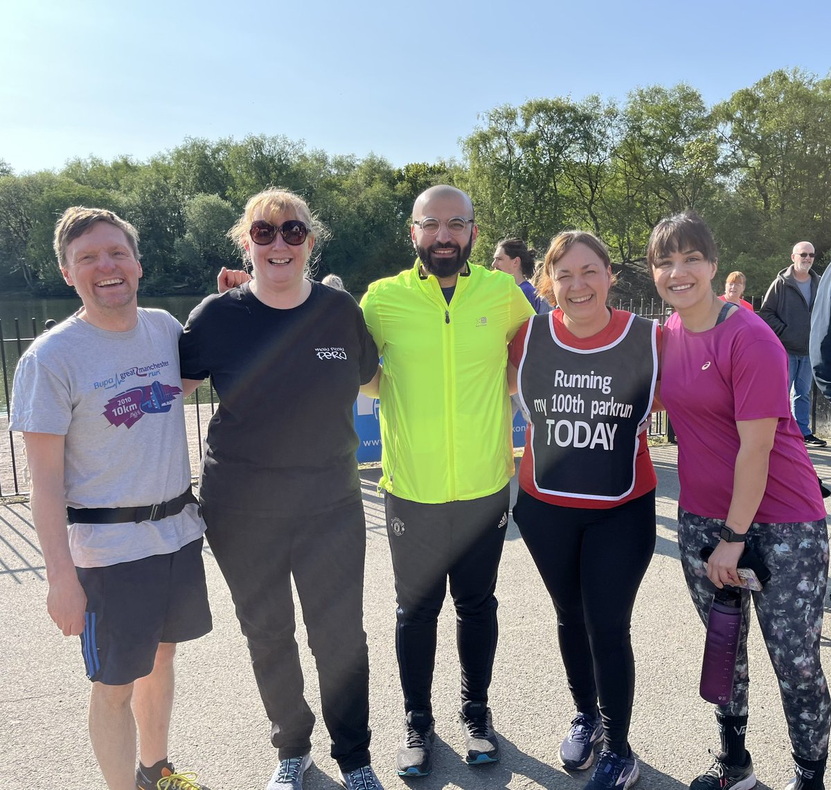 So lovely to meet these lovely people this morning @RATW_official @MM08ZZZ @heatonparkrun