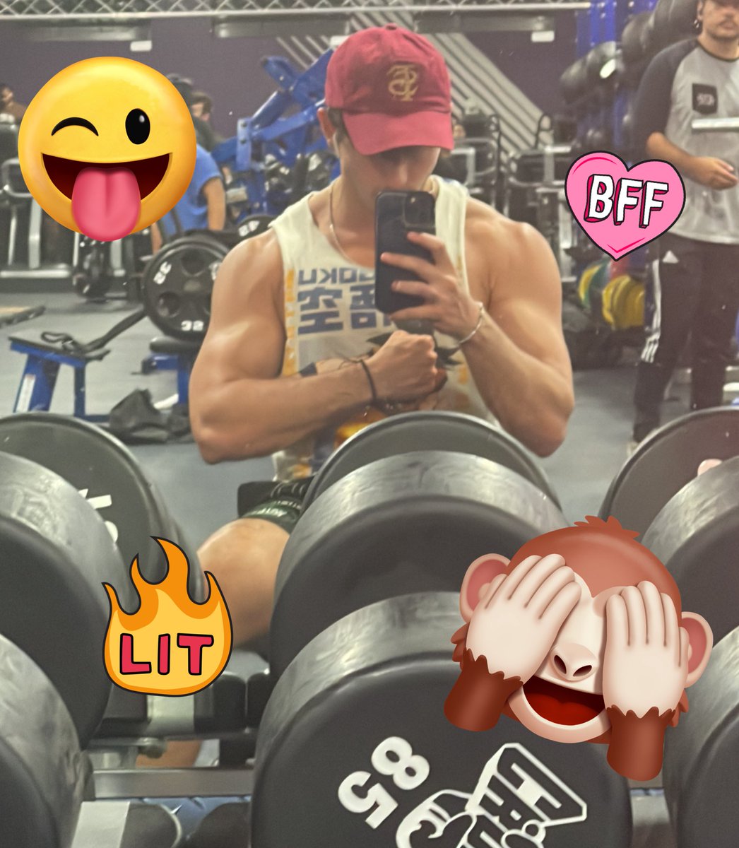SORRY GUYS. DIDNT WORKOUT DURING FINALS WEEKS. BACK TO WORK 🤭🪨👑
GO GYM GAMERS A HEALTHY BODY IS A HEALTHY PLAYER MODEL 🔥🔥