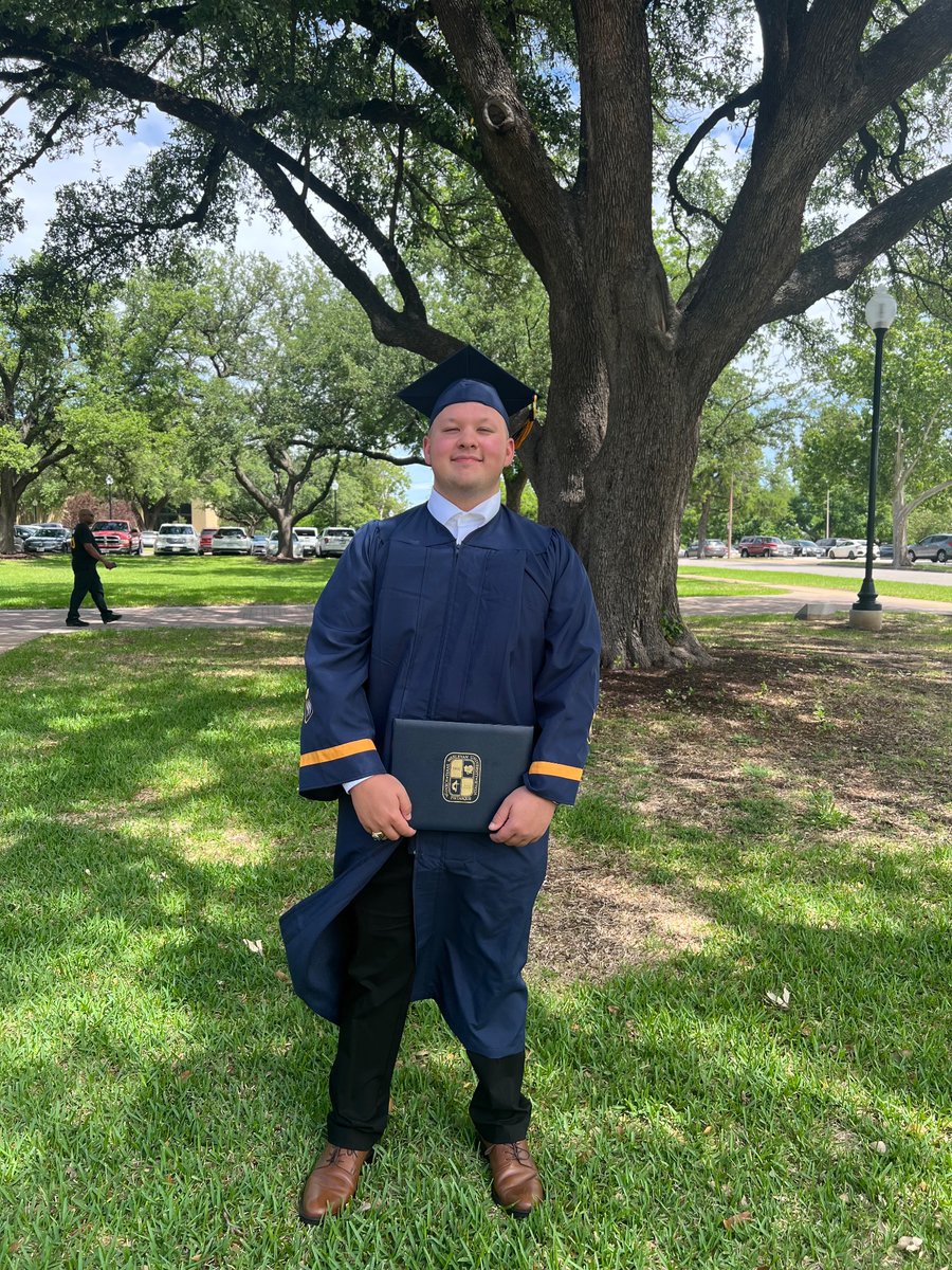 JackHuffman67's tweet photo. I graduated college today!
B.S Mathematics, Summa Cum Laude. https://t.co/FXt5MS7zJo
