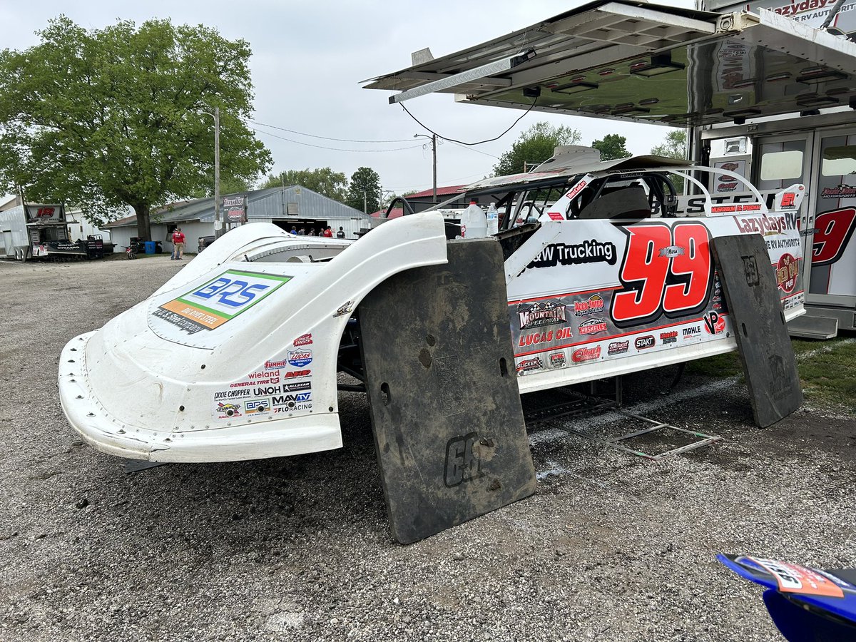 JackCofer94's tweet photo. 43 Super LMs are entered here at @FALS_NATION for tonight’s @lucasdirt #SpringShootout.
📝 Format:
- Two Group Qualifying
- - 4 Heat Races, Top-4 Transfer
- - - 2 B-Mains, Top-3 Transfer
- - - - 60-lap feature, $30,000-to-win https://t.co/DpQcctMXWu