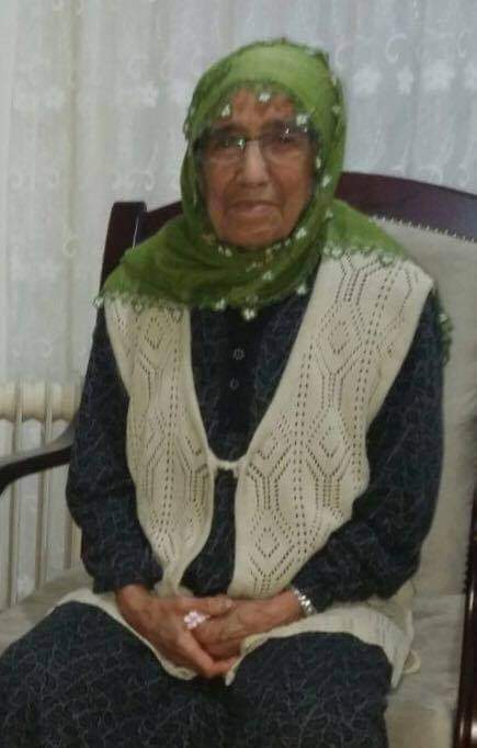 Allah'ın rahmetinin en güzel tecellisidir ANNE.
İnsanlık okulunun ilk öğretmenidir ANNE.
Cennete açılan kapının anahtarıdır ANNE.
Dünyada eşi bulunmaz tek organik ilaçtır ANNE.

Başta annem ve eşim olmak üzere büyük küçük tüm annelerin anneler gününü kutlarım.