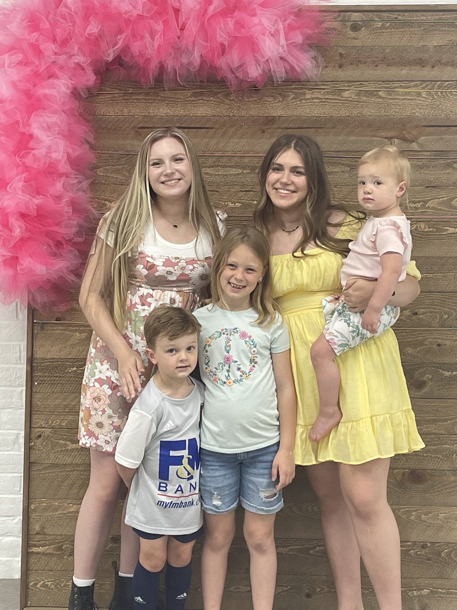 toja94's tweet photo. Megan’s Grad party! What a great day! Class of 2023🎓 Go Bison! https://t.co/crfO0U3tSA