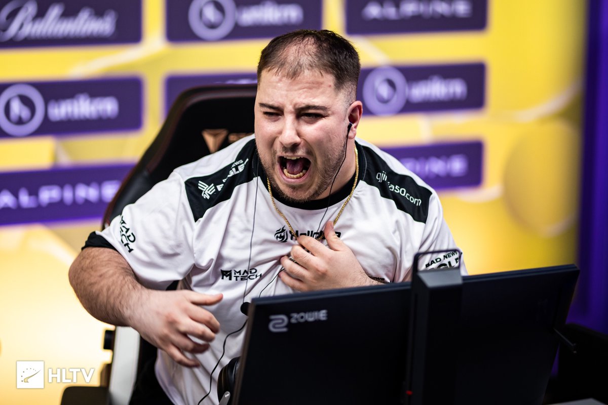 HLTVorg's tweet photo. Passion for the game 🔥

📸 @theMAKKU &amp; @brcho_ | #BLASTTVMajor https://t.co/VkQAeW4vPk