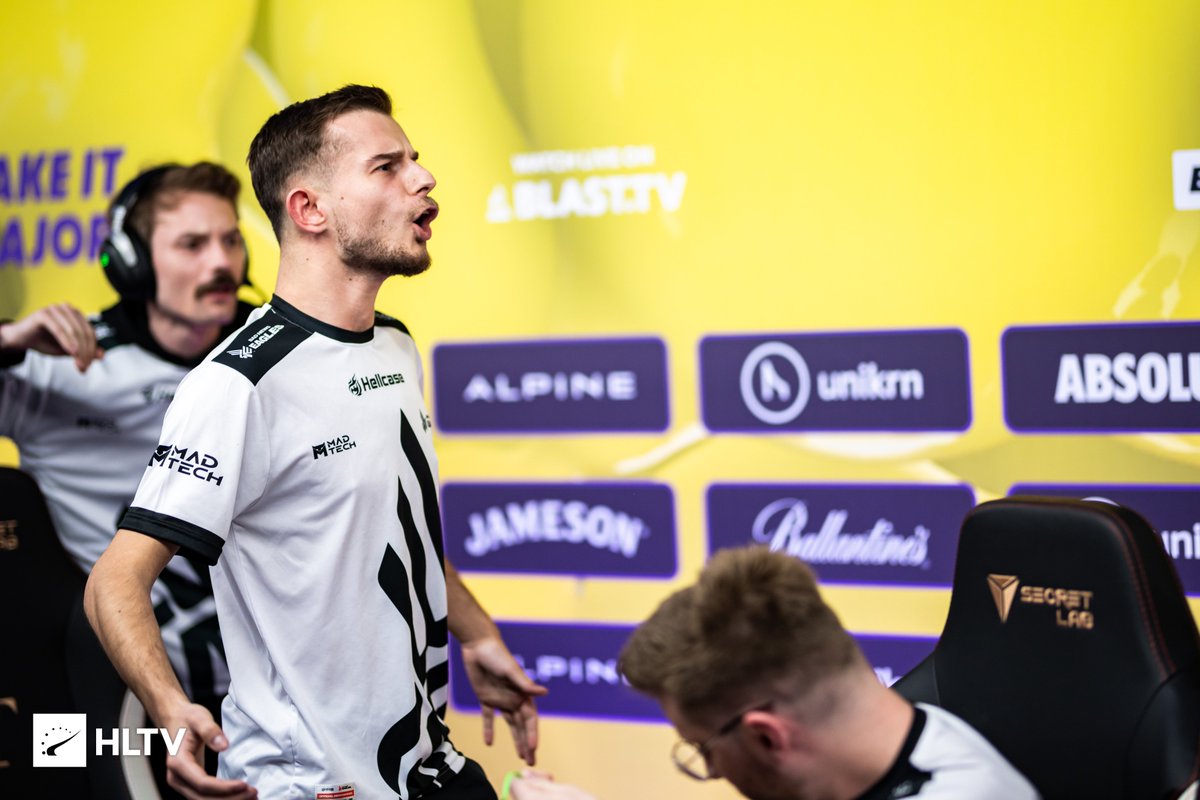 HLTVorg's tweet photo. Passion for the game 🔥

📸 @theMAKKU &amp; @brcho_ | #BLASTTVMajor https://t.co/VkQAeW4vPk