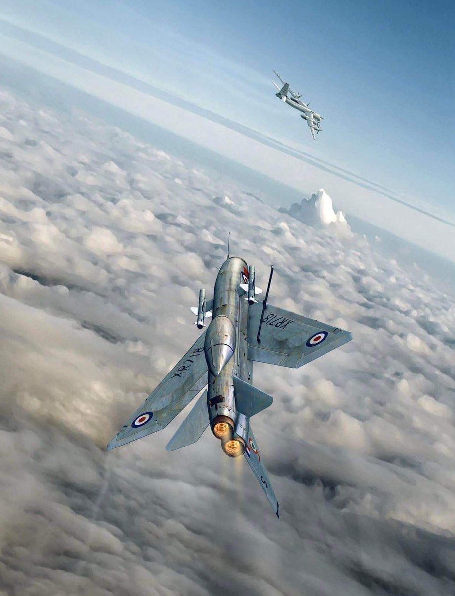 clark_aviation's tweet image. A Saturday (or even Sunday?) Artwork currently doing the rounds on Facebook, that I just could not resist Tweeting!
FB are still trying to identify the artist of this superb Lightning/Bear encounter.