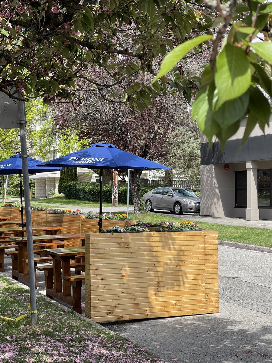 Minerva’s outdoor patio is open! 🌞 #KerrisdaleVillage #minervas #barra41 #Kerrisdale #SupportLocal