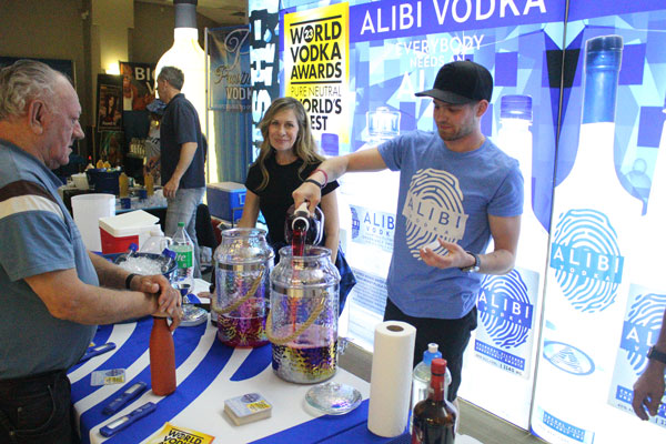 PADailyHerald's tweet photo. The Prince Albert Kinsmen Club returned with their fourth annual Kinsmen Fest-of-Ale at the Ches Leach Lounge in the Art Hauser Centre on Friday and the crowds came out.
Prince Albert Kinsmen member Shaun Pikaluk was one of the organizers. #FestofAle
https://t.co/9Y12qbaWbg https://t.co/FJ5IFU0mXq