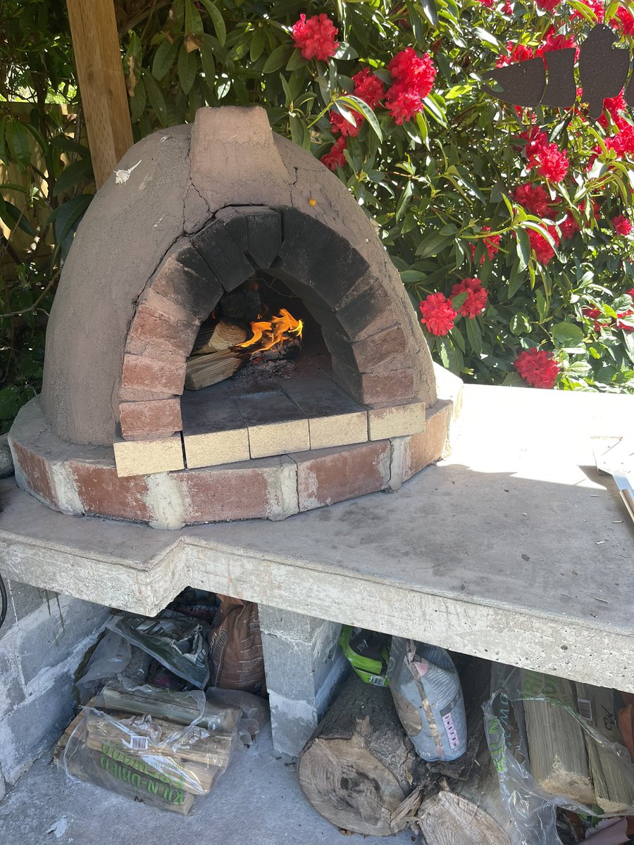 What!? 80 degrees in Seattle in may?..   (first pizza oven fire this year!)