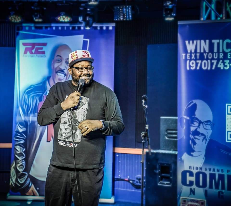 ComedianJamake's tweet photo. Slinging jokes!! #JamakeComedy https://t.co/8FBwWteOQW