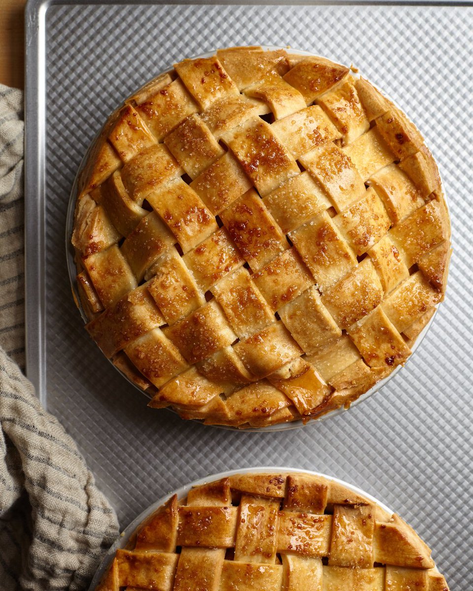 CupforCup's tweet photo. Happy National Apple Pie Day! 🍎🥧 What better way to celebrate than with a homemade apple pie made with Cup4Cup's gluten free flour? Our flaky crust and perfectly spiced apple filling will make your taste buds dance with joy. Try our recipe today 😋
https://t.co/wvalrquogA https://t.co/yry5Z0FnxM