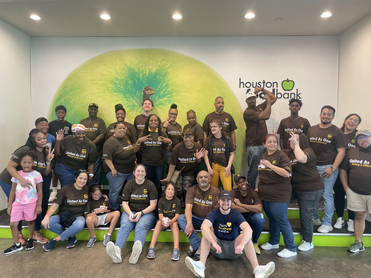 AbdulAb45258458's tweet photo. Galveston Bay Territory…spending some time at the Houston Food Bank. Giving back to the community 👏👏
#GalvestonBayTerritory
#WillowbrookStrong
#SweetwaterStrong
#StaffordStrong
@SoCalLeaders
@ealarcon10
@Buckeyes2231
@kelly_gonter https://t.co/UE2r284m4N