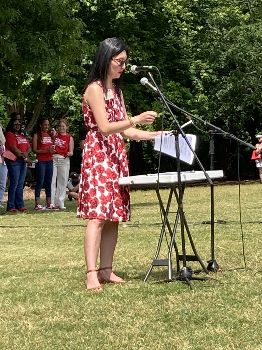 Pediatricians rallying for gun legislation in Atlanta today! Gun violence is the #1 cause of death in children. #ThisIsOurLane 
Also starstruck by an appearance from Dr. Michelle Au, GA House rep! 🤩 
@MomsDemand @AuforGA @RoshanPGeorgeMD @amirthavahiniC