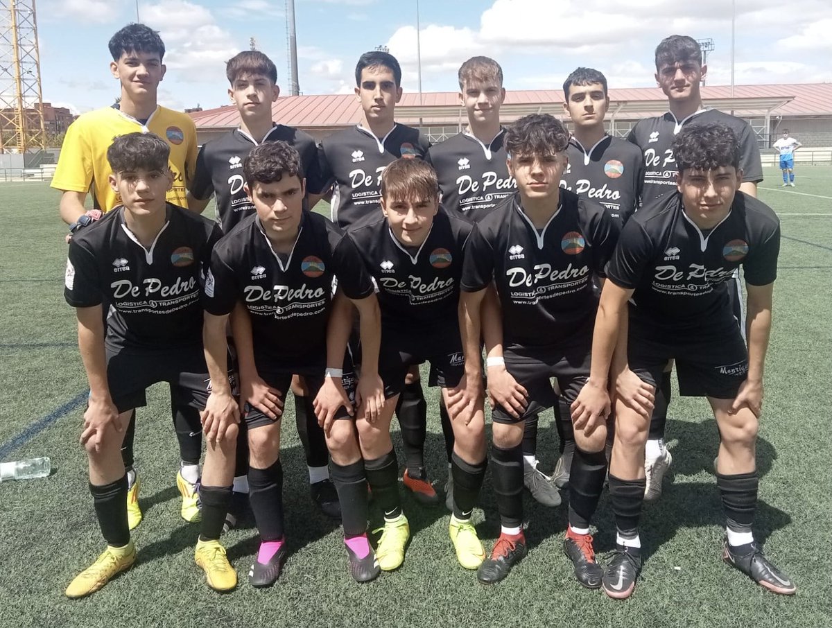SCUxama's tweet photo. Victoria esta tarde en Soria del Juvenil para terminar la temporada logrando el subcampeonato 

⁦@calasanzsoria⁩ B   2
SCU  4 https://t.co/5KSSESu5cJ