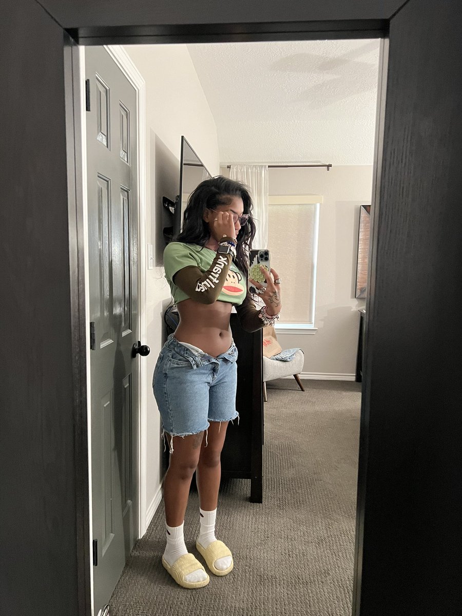 kelssqueen's tweet photo. sending you a fit pic https://t.co/EtMnOyVHsR