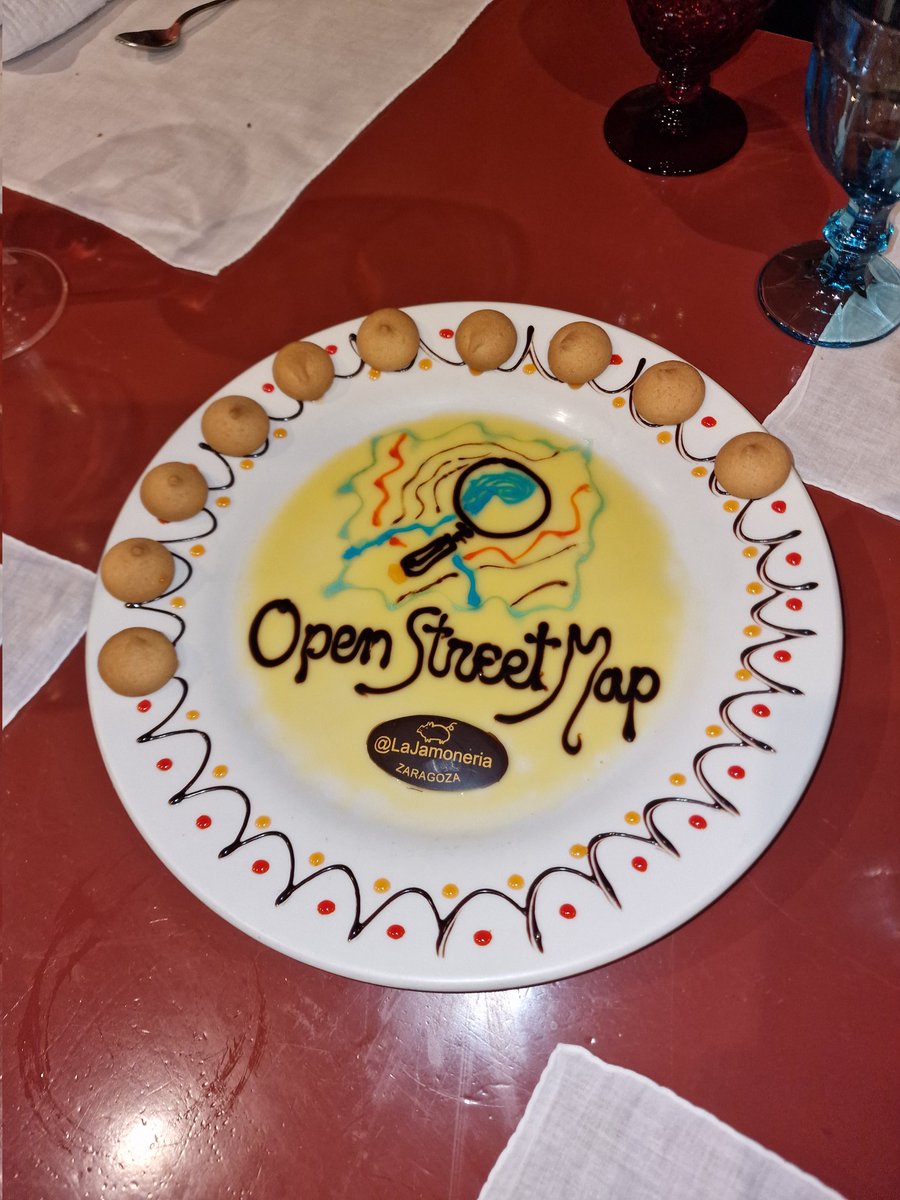 openstreetmapes's tweet photo. Terminamos la jornada de @esLibre_ con la gentecilla de mapillas libres (@openstreetmap ) cenando en @LaJamoneria #freethepostre #artistadeljamón https://t.co/gJu5Ydvx4y