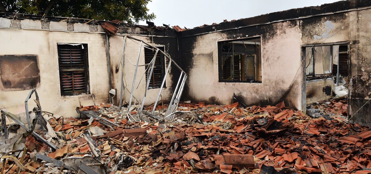 TheCapeArgus's tweet photo. PICS | CPUT shut down all its campuses and has told students to vacate residences, after an escalation in violence as a result of student protests on its campuses this week.

READ MORE: https://t.co/A0VEPgNshl

Pictures: Phando Jikelo&amp;Leon Lestrade(ANA) https://t.co/eQOLiMv4hM