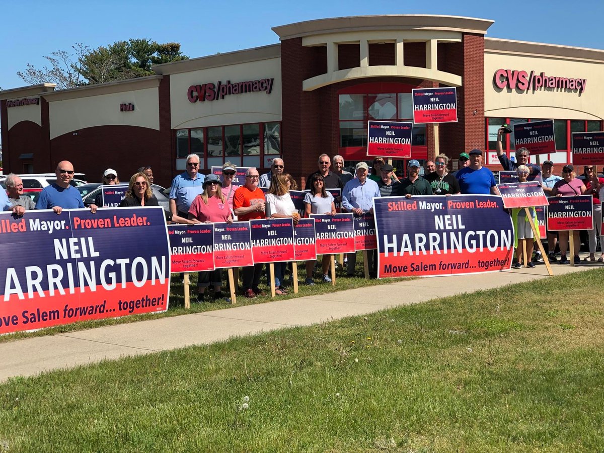 Harrington01970's tweet photo. A million thanks to the 42 supporters who stood out this morning for me on Highland Ave. I am a lucky man to have such friends. Salem is lucky to have people who care so much about their city. Three more days to go! Spread the word, Election Day is next Tuesday! https://t.co/bknLsrwgNQ