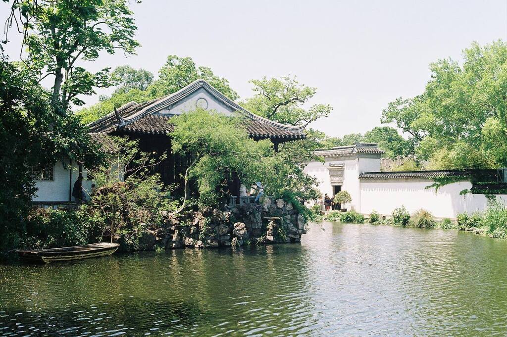 imaxweller's tweet photo. #苏州园林
.
#苏州 #沧浪亭 #可园 #胶片苏州
#canglangpavilion #kegarden #suzhougarden #suzhou
#exploresuzhou #imaxwellerexploresuzhou
#canonae1 #film #kodakfilm #kodakcolorplus200
#imaxweller20230502 https://t.co/gRpwKXzNZm https://t.co/EZoGPIfEVx