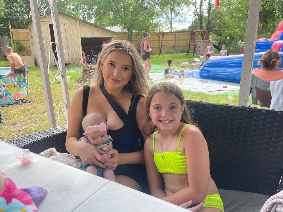 kat5katlyn's tweet photo. My girls 🥺 https://t.co/4pvfpVWSTw