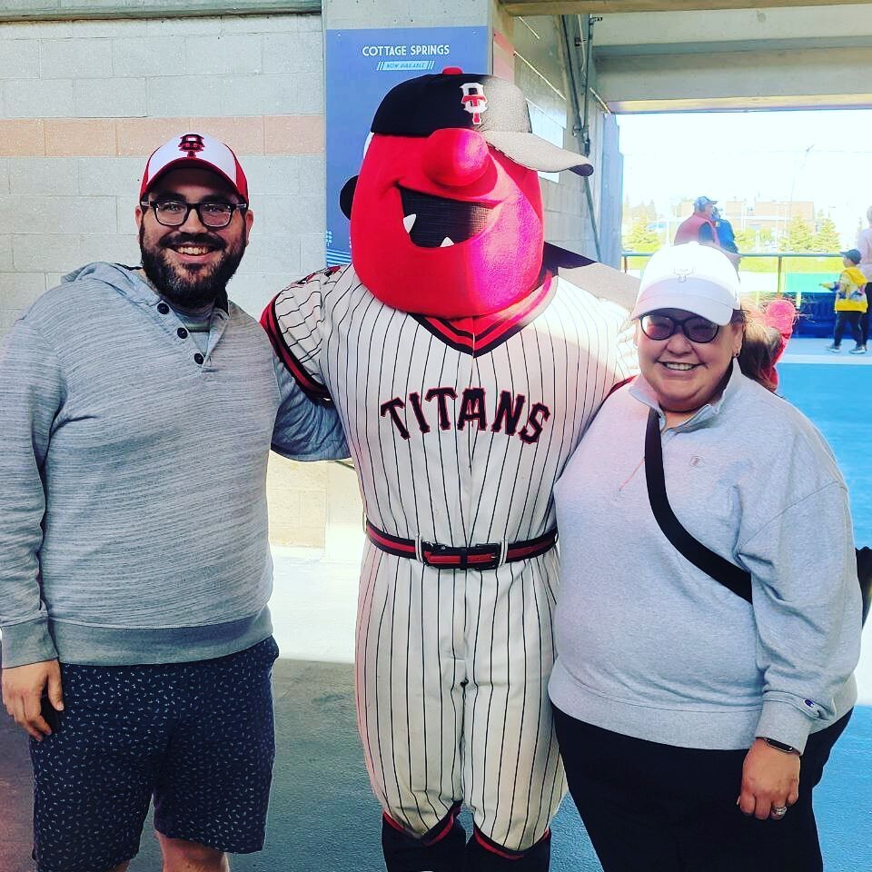 VanMcGregor's tweet photo. Date night that includes sweat plans, sweater, messy hair, junk food and baseball… sign me up!! https://t.co/qvbgxBIryt https://t.co/TbME1J4JG2