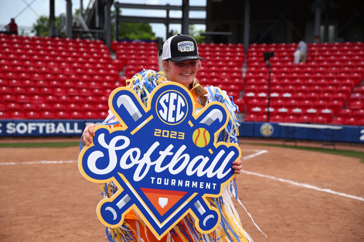 Vol_Sports's tweet photo. ☑️ Regular season champs
☑️ Tournament champs 

Queens of the SEC 👑 @Vol_Softball https://t.co/8vGB4ZwcRN