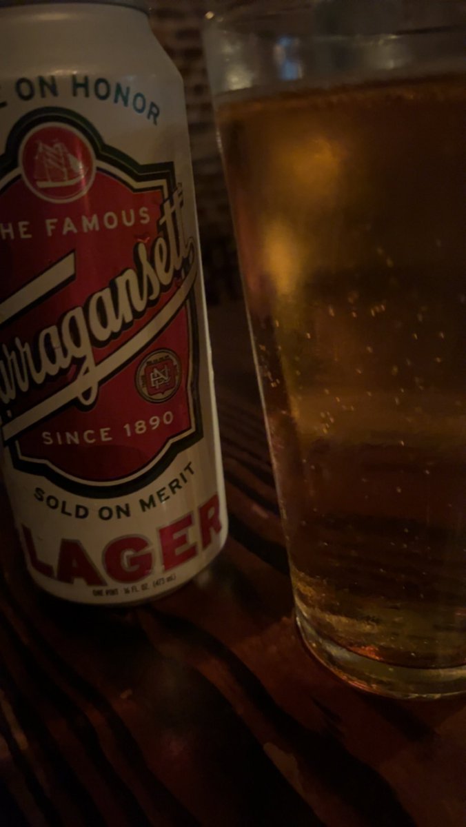 Here is the NaraGansett Lager. It’s a decent beer. Smooth and light but the after taste kinda ruins it. Rating: 7/10