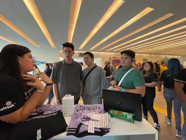 SofttekMX's tweet photo. ¡Qué emoción estar en #PlatziConf! 🤩 

Pasa a saludarnos en nuestro booth y hablemos de tecnología juntos 📷 👨‍💻 https://t.co/6YsLWlX9MG