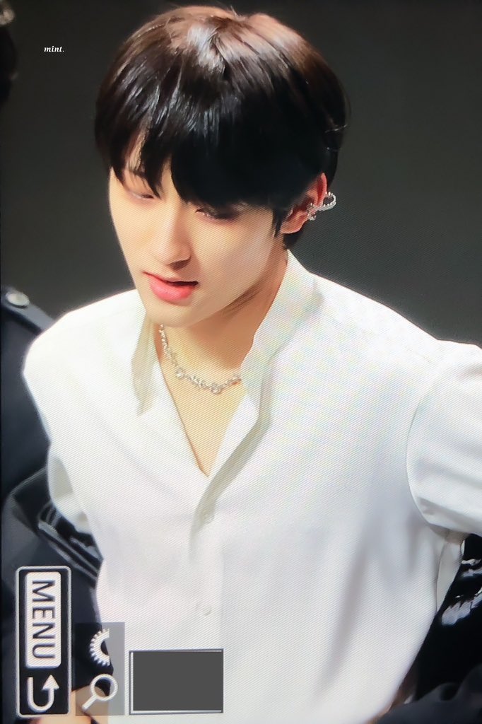 mingmint_513's tweet photo. 230513🎉🤍🩷

#드리핀 #DRIPPIN #민서 #김민서 #minseo #ミンソ #초_캇코이이_밍더 https://t.co/rq3hBQtpba