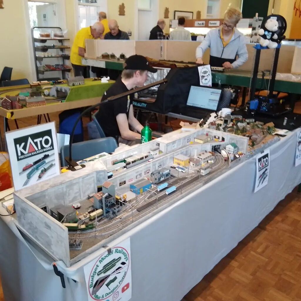 A huge thank you to Sompting MRC for hosting a really fantastic enjoyable show today. Met lots of subscribers , thanks for coming, and made quite a few new fans. Planning next year's layout already. Big thanks to Matthew for all his hard work instagr.am/p/CsMz8SrtIzU/