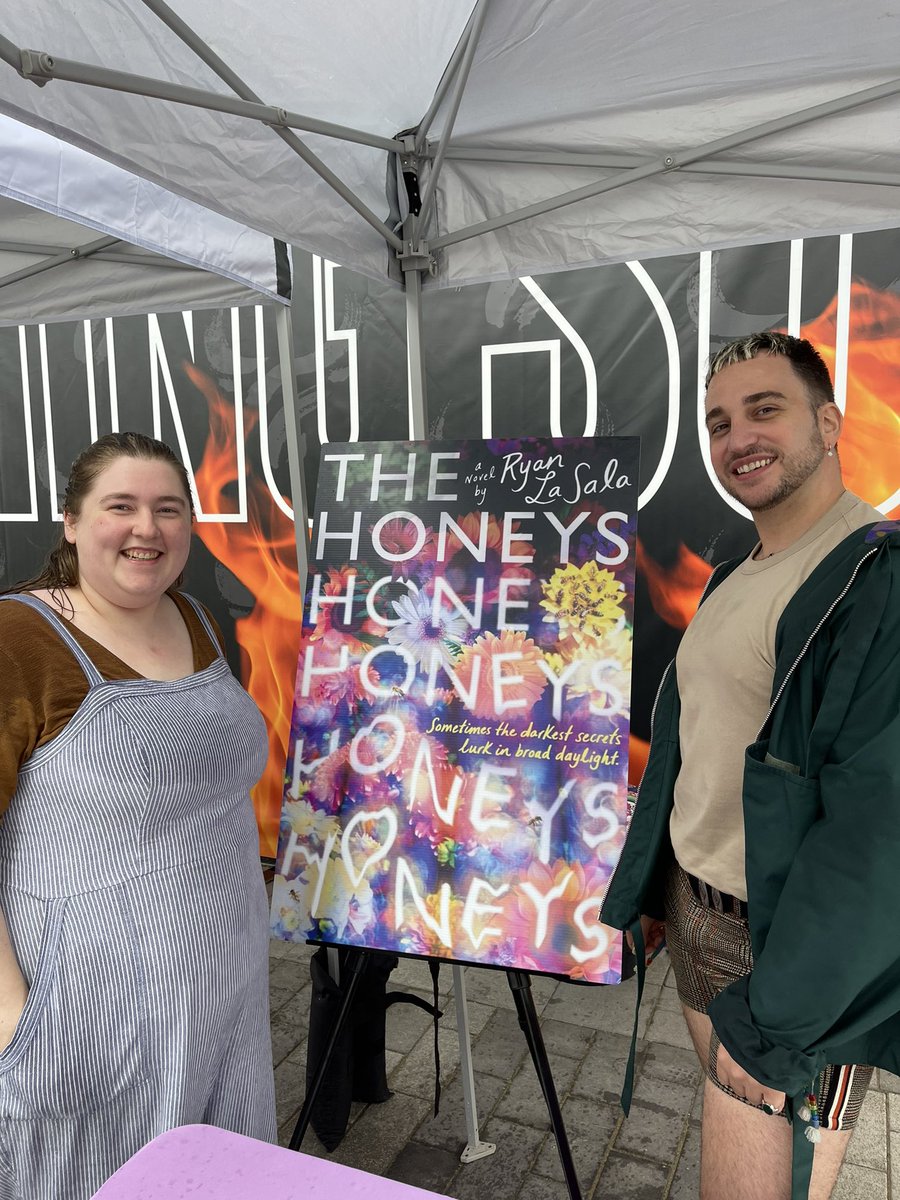 RachelASLowrie's tweet photo. Had a fantastic time meeting @theryanlasala even though I was totally soaked from the rain. Thanks for coming out!!! https://t.co/0op60luKcX