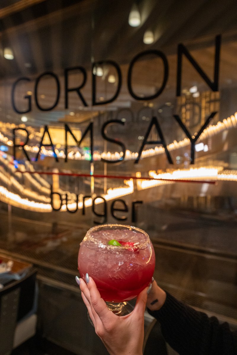PHVegas's tweet photo. When in #Vegas, get the 52 oz. Fishbowl at #GRBurger 🤩 

Choose from the Oh' Bloody Hell, Chamborita, Pear &amp; Apple White Sangria or Red Sangria cocktail selections to share with friends or enjoy on your own🍹 https://t.co/qO2Z7eVHzi