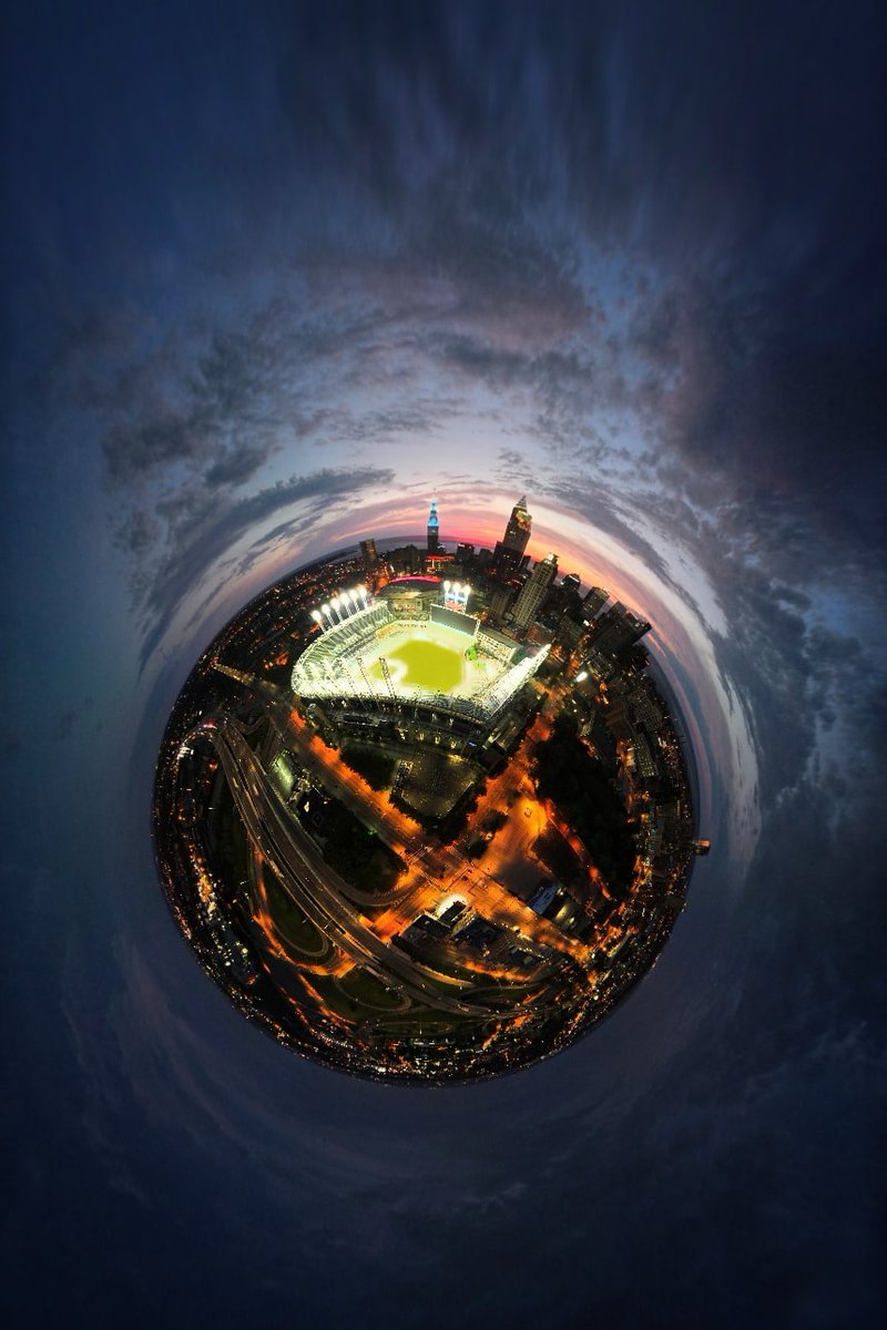 #TerminalTower is lit turquoise tonight in honor of #Lungcanceractionweek on.lung.org/3OpCixd

Photo by Paul Duda