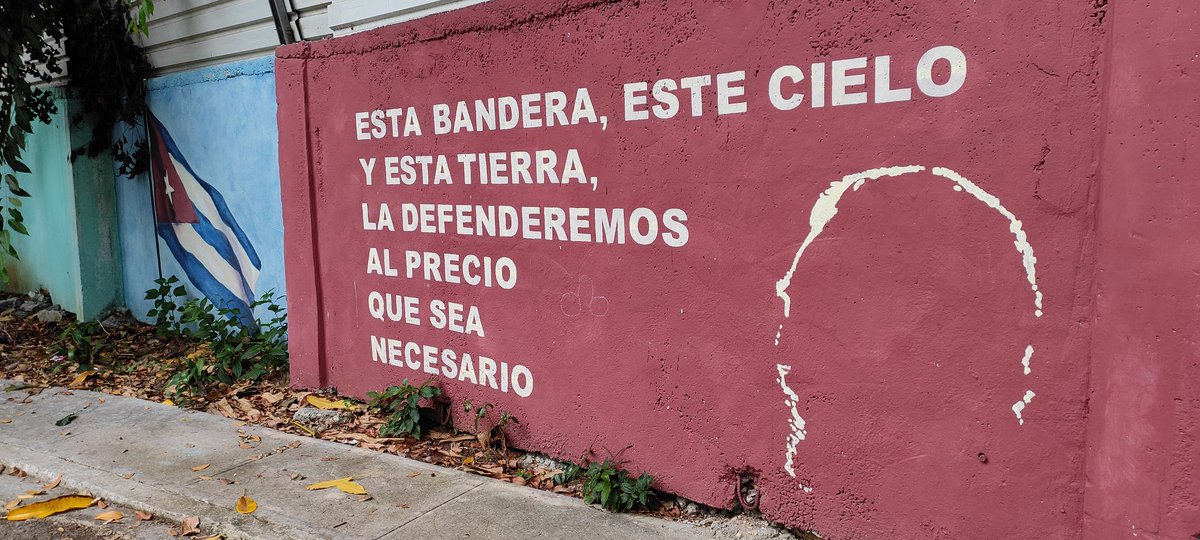 🇨🇺 É impressionante a devoção dos cubanos por Fidel. Eles o chamam simplesmente de Comandante. Praticamente todos com quem conversei respeitam Fidel e para a maioria ele é um ídolo. Alguns não veem a mesma liderança em Díaz-Canel, outros entendem que é difícil se igualar a Fidel