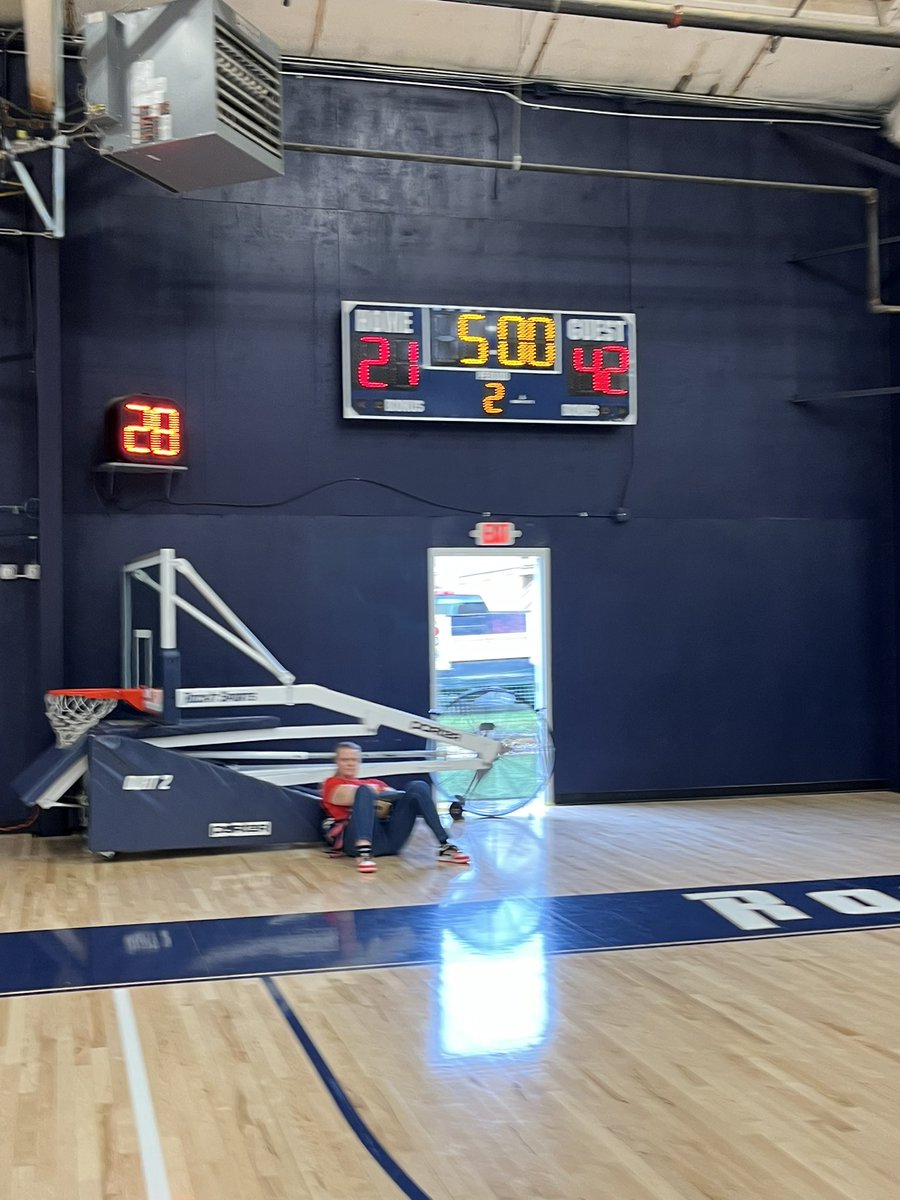 CoachZo_1911's tweet photo. 15 u second win on the day vs VA Havoc . Move on the championship game at 8:10 @Loaded_Gurlz #Rocketsports https://t.co/2DAWAUZnwJ