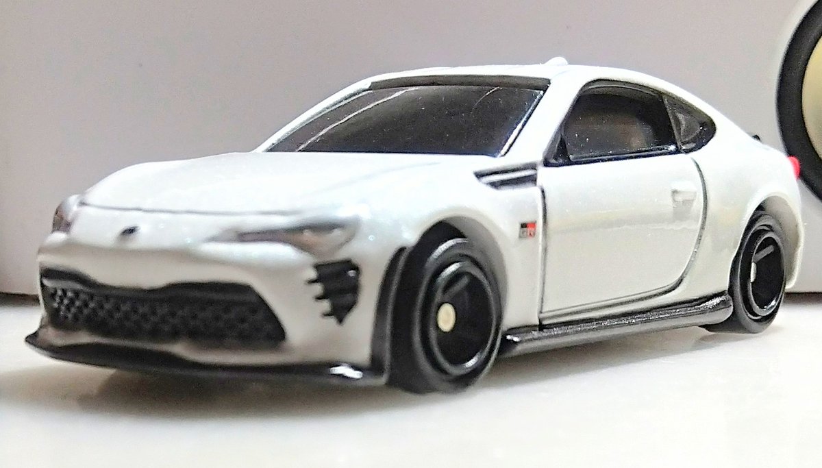 parker_GT86's tweet photo. 【再投】トミカ4D 86GR。細部塗装して、スピーカーで拡声。
#86GR
#トミカ https://t.co/aRTWywYB7m