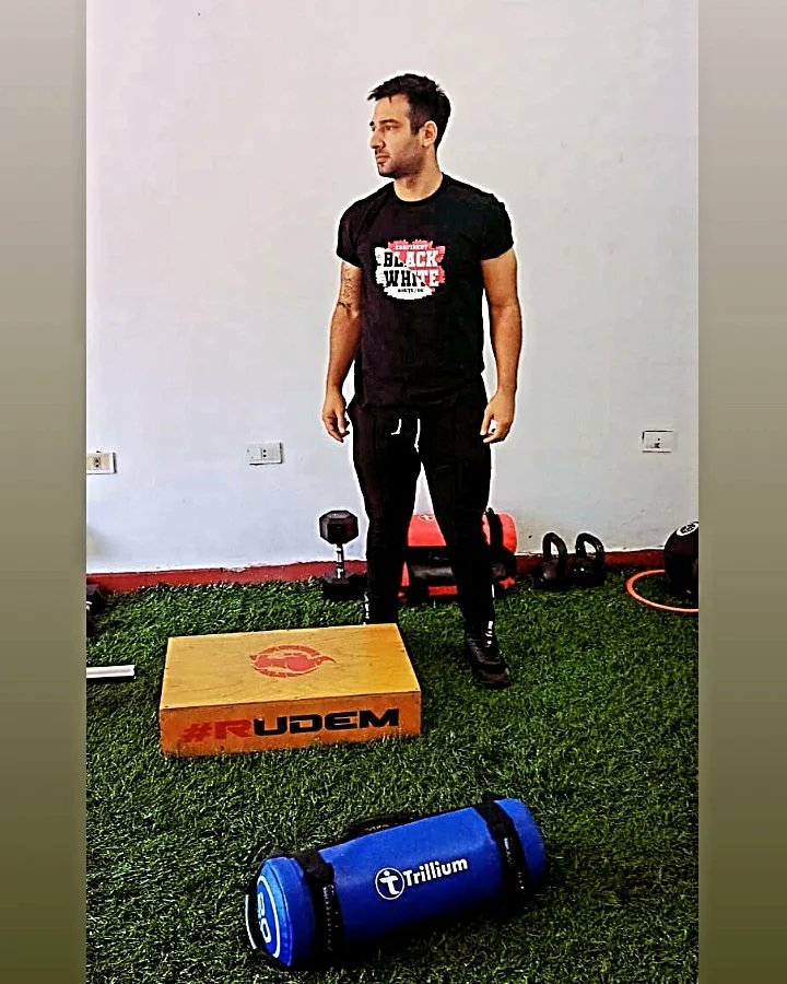 DiegoJ_Coaching's tweet photo. Pasos que me gustan, aprendiendo, avanzando y a pesar de todo intentado construir lo que uno quiere.. Crecer.. 🍎💪🏾✅️ #EntrenamientoFuncional #NutricionDeportiva #BuenosDias https://t.co/q0uj9jUdyP