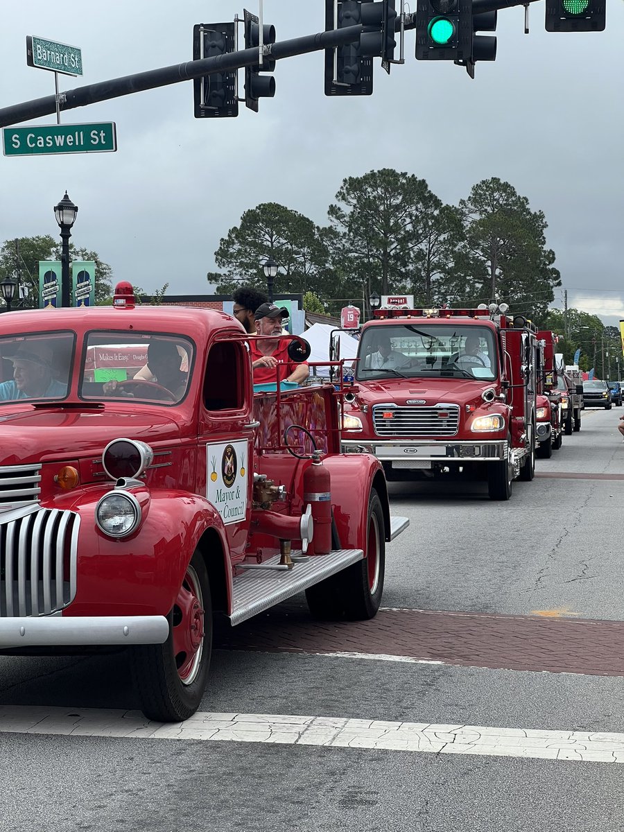Amazing engagement with our Glennville community at the “Sweet Onion Festival” 🧅 we showed everyone who has the best 5G network in town 💪🏼 <a href="/mobilelingual/">Ryan Breton</a> <a href="/LegetteKevin/">Kevin Legette</a> <a href="/emilynellf/">Emily Fyne</a>