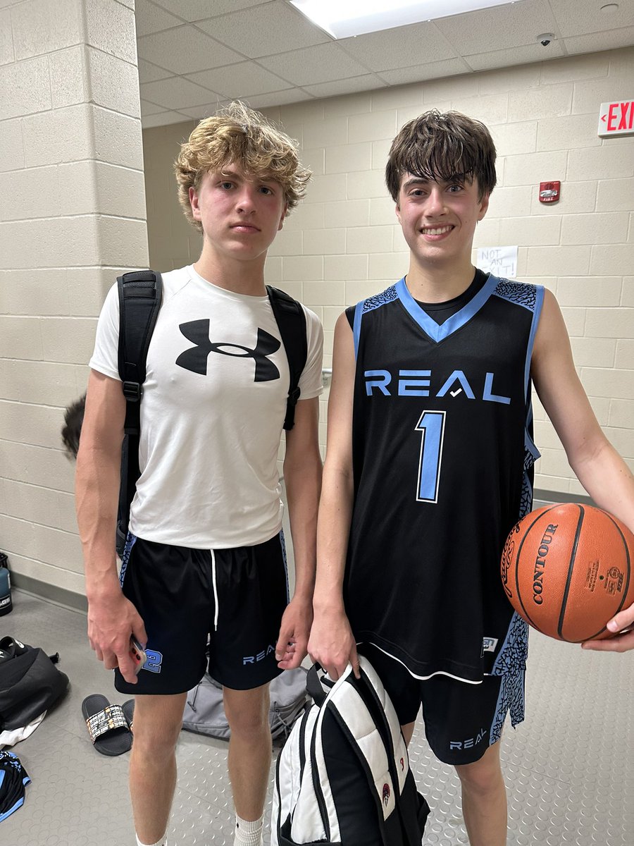 15u wins 67-64 over Indy Heat on a buzzer beating 3 in overtime!! 🤯 <a href="/Drakegatrell_10/">Drake Gatrell</a> with 20 points, @LoganGlazier2 with 12 points 10 rebounds (pictured) <a href="/bryce_pratl/">Bryce Pratl</a> fouled on 3 at end of regulation went 3/3 on FTs to send it to OT, <a href="/BisballeCorbin/">Corbin Bisballe</a> with the game winner ✅