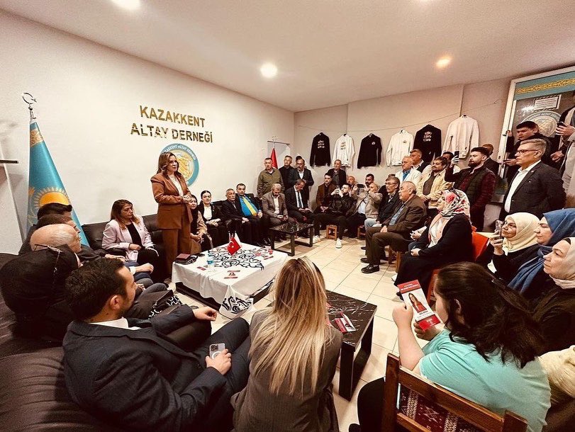 kazakder's tweet photo. Bu seçim sürecinde CHP, ardından MHP ve son olarak da AKP ‘yi derneğimizde misafir ettik. Gelen tüm partileri ağırlamaktan şeref duyduk. 

Bu seçim sürecinin şimdiden Türkiye’mize hayırlı olmasını dileriz. @herkesicinCHP @MHP_Bilgi @Akparti https://t.co/cbqE6pzHwV