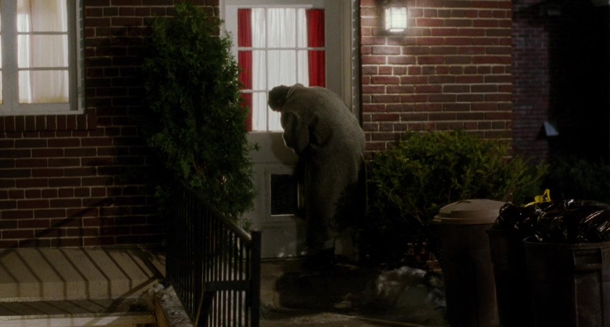 HomeAloneFrames's tweet photo. Home Alone by John Hughes - frames 117209 to 117212 of 148019.
#homealone #homealoneframes https://t.co/1AaLyCG9Hs