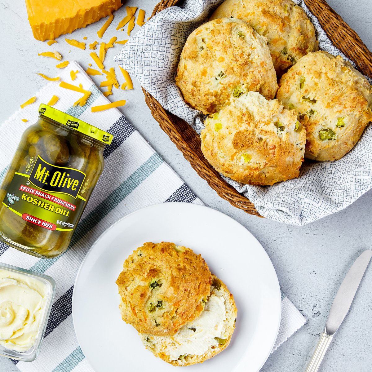MtOlivePickles's tweet photo. Tomorrow is National #ButtermilkBiscuit Day! π₯π§ Pickle Cheddar #ButtermilkBiscuits are the most dill-licious way to celebrate! Tag a friend who would love this recipe!
Recipe: https://t.co/iV4GRYXNu8
#SouthernFood #CheddarBiscuit #BrunchRecipes #Brunch #BreakfastBiscuit https://t.co/ZsOZzGBABB