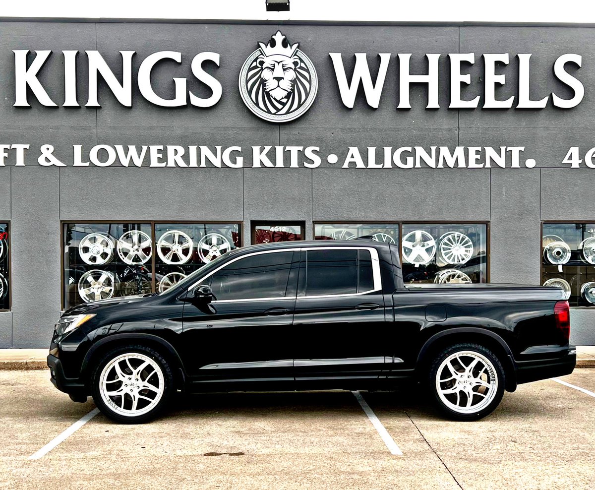 kingswheels2's tweet photo. 2018 Honda Pilot on 22” staggered Rucci Zaza and wrapped up in 275/45R22 Radar Renegade AT 5!! #KingsWheels2 #SuspensionSpecialists #Honda #Pilot #Rucci #RucciForged #RadarTires #RadarRenegadeAT5 #Texas #Dallas #GreedyGrove #Buckner https://t.co/sRZ2JTPYwI