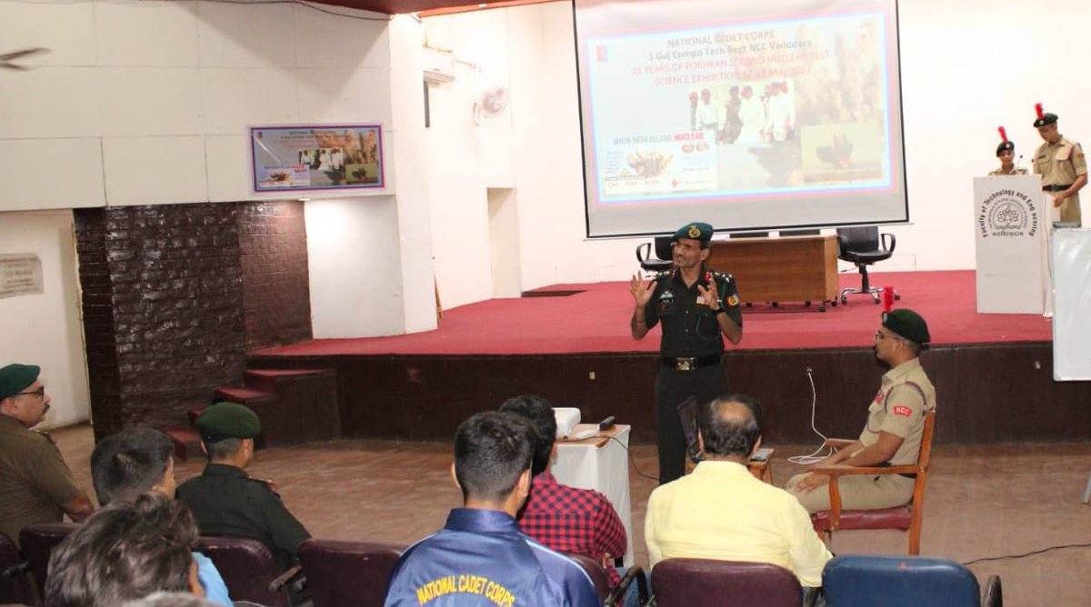 NCC_Dte_Gujarat's tweet photo. #NCCGUJARAT
Baroda Gp NCC &amp; @NPCIL conducted a Science exhibition to commemorate 25th anniversary of #OperationShakti #Pokhran2. Presentations on peaceful use of Nuclear Energy, poster &amp; slogan making competition were conducted. 
@DefencePRO_Guj
@HQ_DG_NCC
@CMOGuj
@GovernorofGuj https://t.co/GvLRoz68Z3
