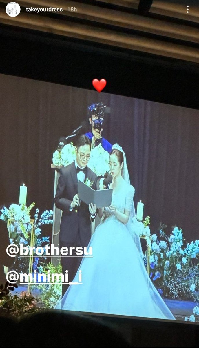 yuszybebe's tweet photo. Im crying so much. Altho I wasn’t here in 2019 when it happened, somehow i can feel how seniorbebes are feeling rn, and my heart explode seeing this 😭

Happy 8th Anniversary Monsta X &amp; Wonho

#8YearsWithMONSTAX 

 https://t.co/OugSArN7fy
