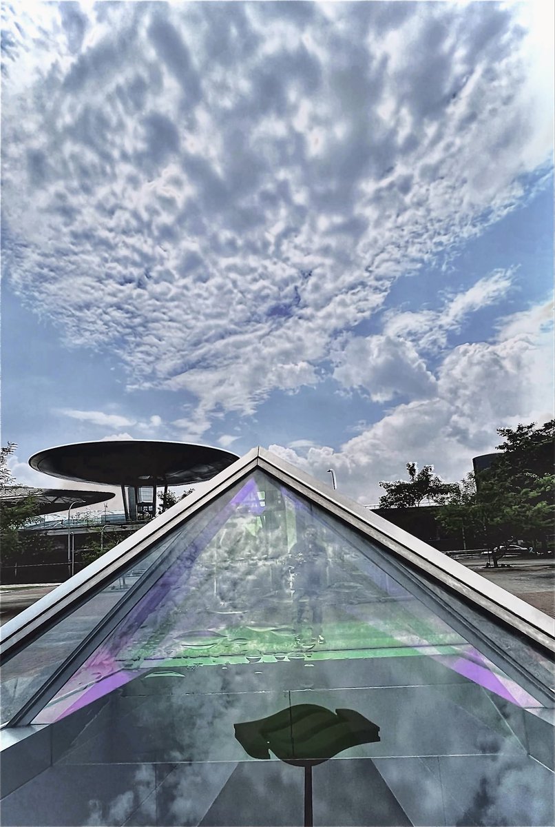 kulsmadya's tweet photo. #theme_pic_india_triangle #Singapore #MRTStation https://t.co/vr2s5hlsPO