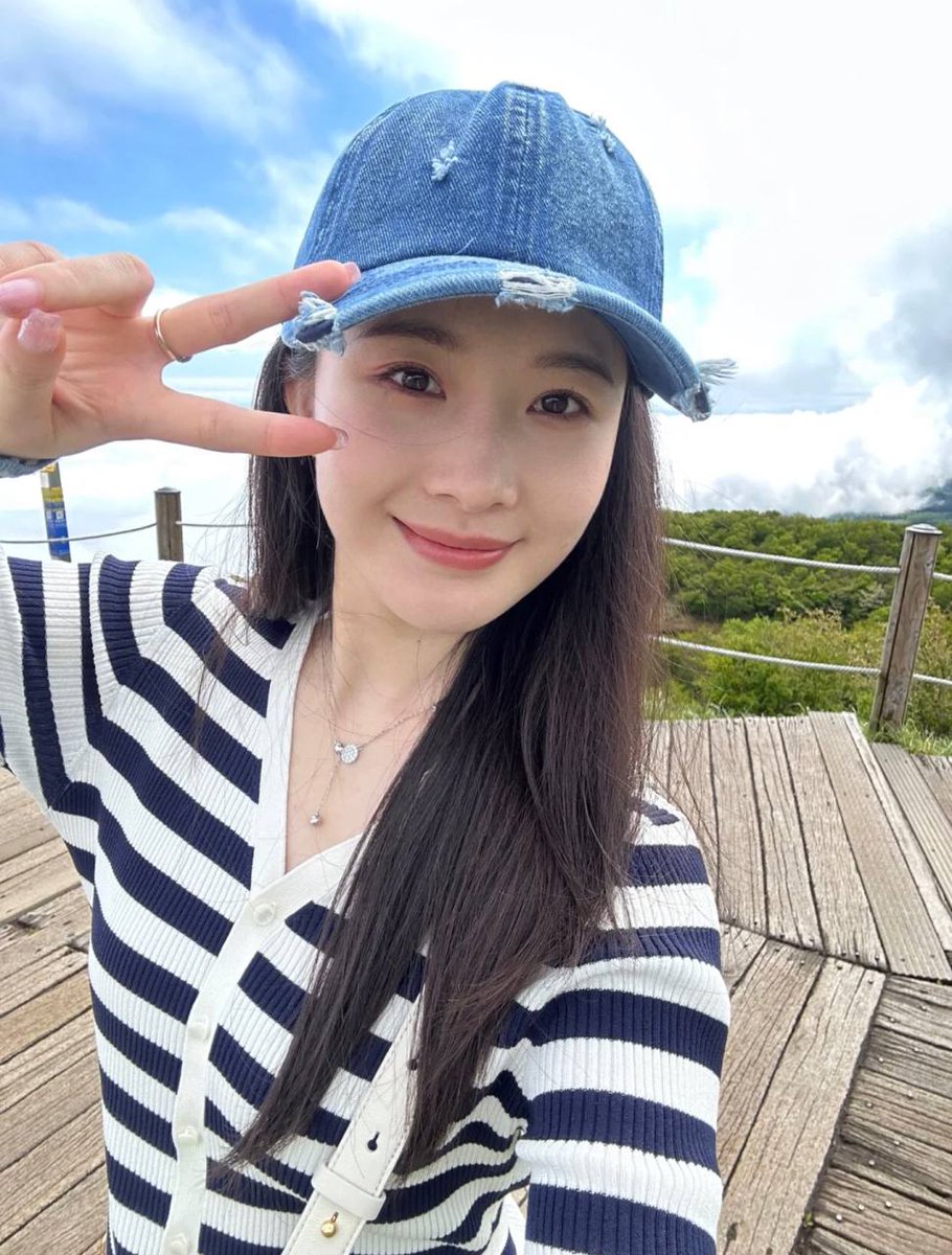 TmscFANSITE's tweet photo. 楽しくて、持ったのが多いのではありませんて、ただ争うのが少ないだけです;楽観的で、苦悩がないのではなくて、ただ足るを知るだけです。🎉
#風景です #母の日です #帽子です #週末です https://t.co/68KKS3meNf