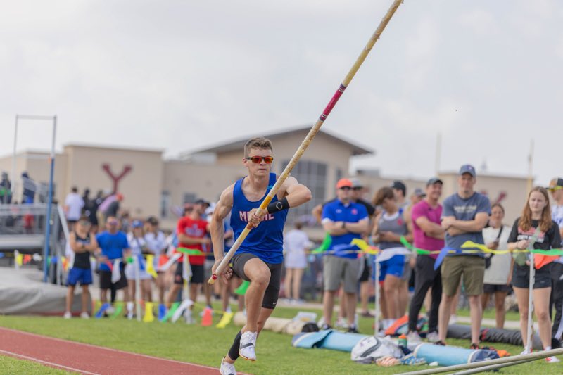 OwenKinzer3's tweet photo. Wow! Where do I even begin. 2023 state track meet was a success. Boys 6A State champion and a new PR of 15’6”. The beginning of the season was rough but resilience and faith is what kept me going. Amazing pictures and amazing memories. 
05/12/23
Yukon High school https://t.co/jxYHKYqPt2
