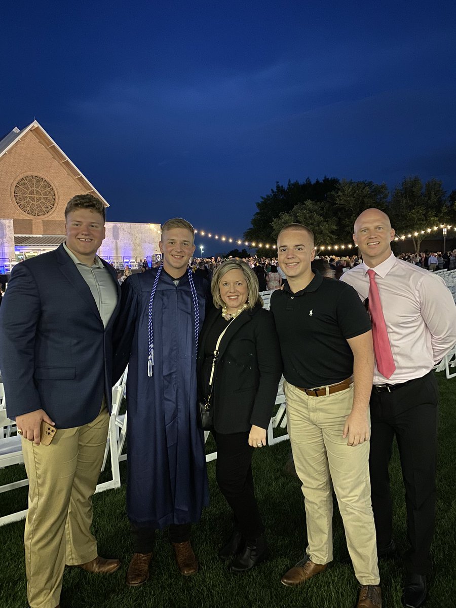 USATX3's tweet photo. Congrats @CadeGordon11 on graduating…Thank you @asesftw for an amazing year!❤️🎓 https://t.co/0GlGq8HdQ8