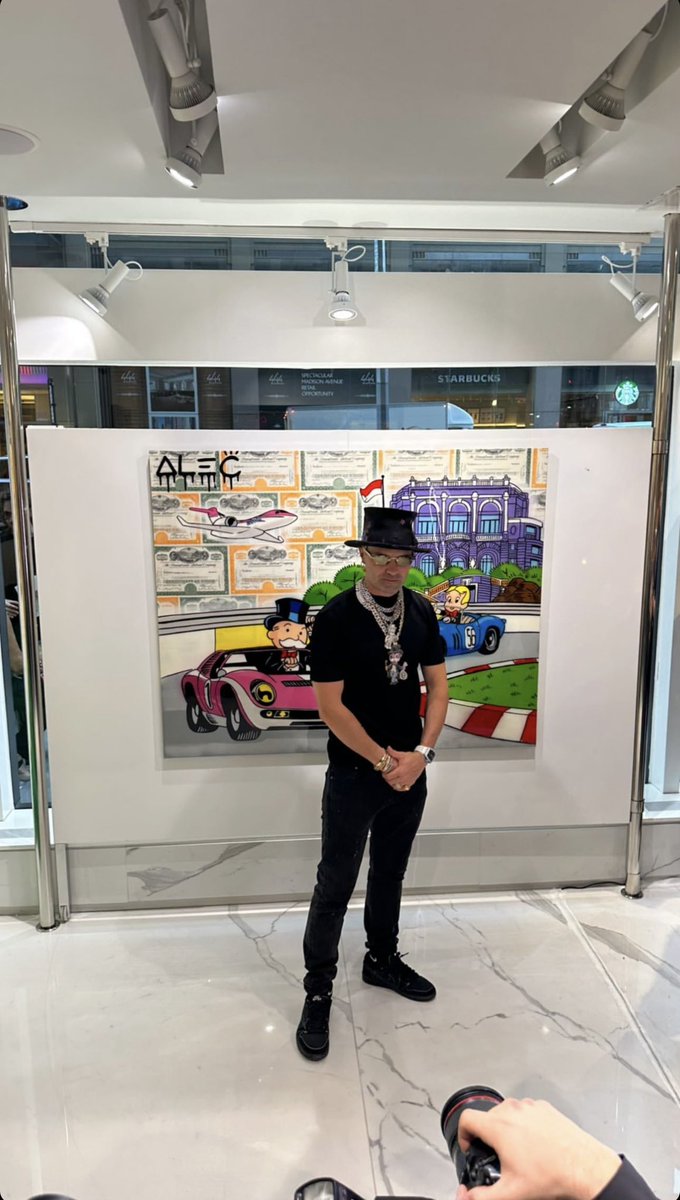 ragstorichienft's tweet photo. @alecmonopoly pushing the boundaries of the art. 🖼️ 🎨 #ragstorichie #alecmonopoly #nfts #art #edengallery https://t.co/bhE5XwMwxQ